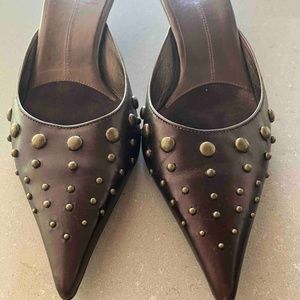G Series Pointy Toe Mules